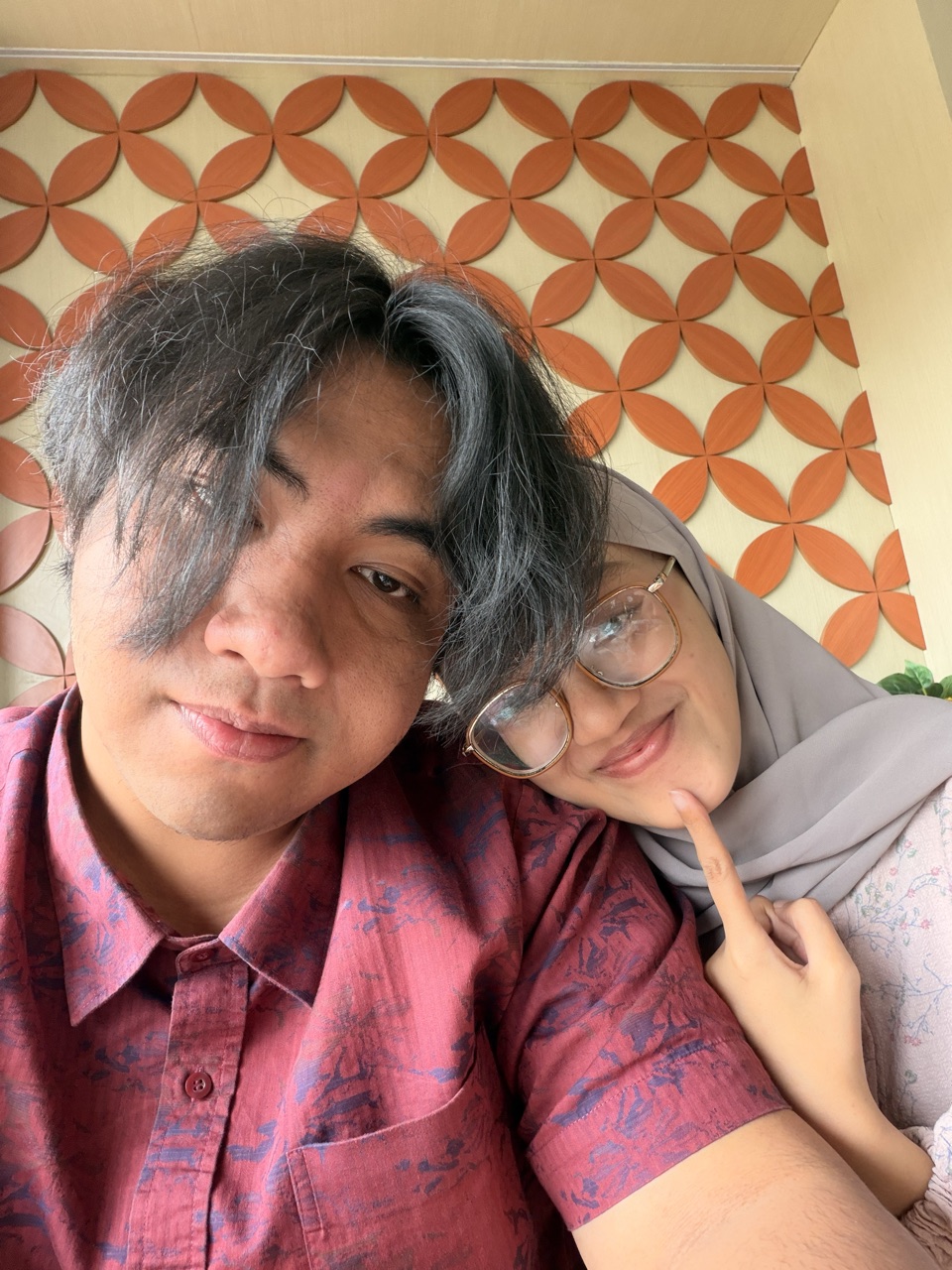 Selfie berdua Naifa dan Ajis