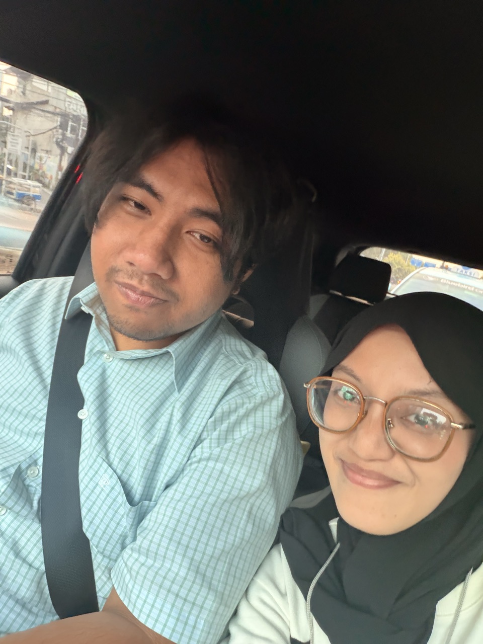 Naifa dan Ajis jalan-jalan berdua