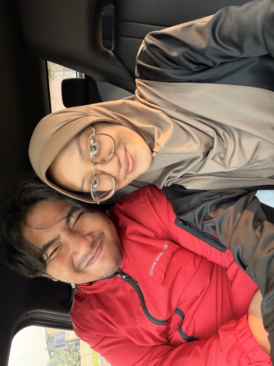 Selfie dadakan Naifa dan Ajis